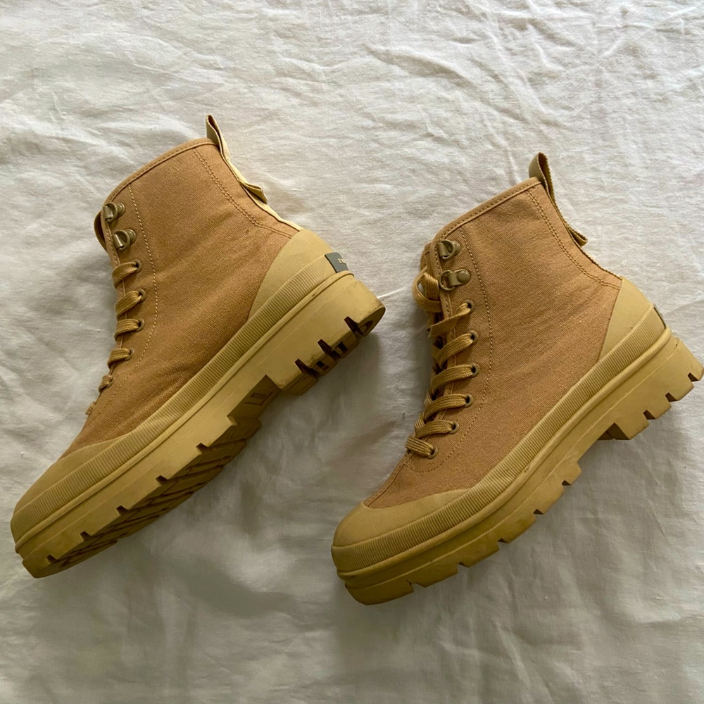 Everlane canvas utility boot SIZE 8